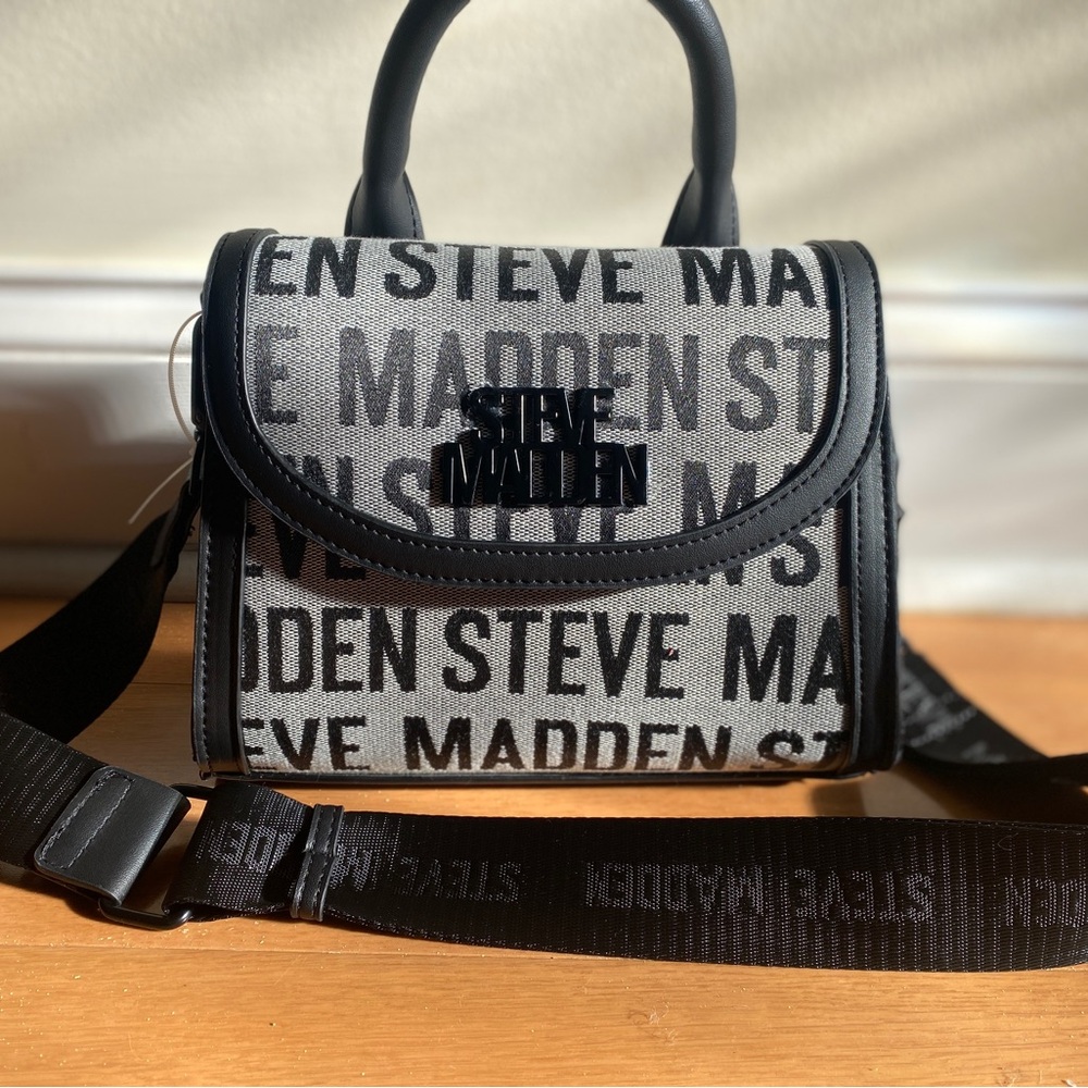 💛 NEW Black Bold Letters Steve Madden Top Handle Bag